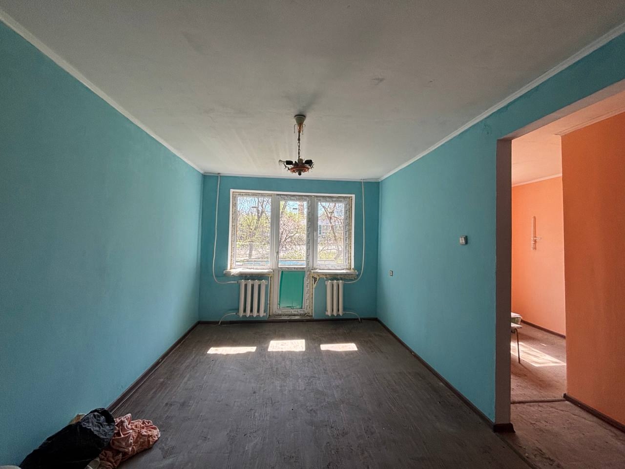 !!! Продам 1-комн. кв. Солнечный р-н «SPAR” 2/5 эт., квартира не угловая, 33 кв.м., окна мет/пластиковые, стены штукатурка, санузел совместный. , хорошее месторасположение рядом магазины, рынок, остановка, школа, садик, университет Цена 2 900 000₽. +79591730175 Татьяна, +79591695183 Роман ...
