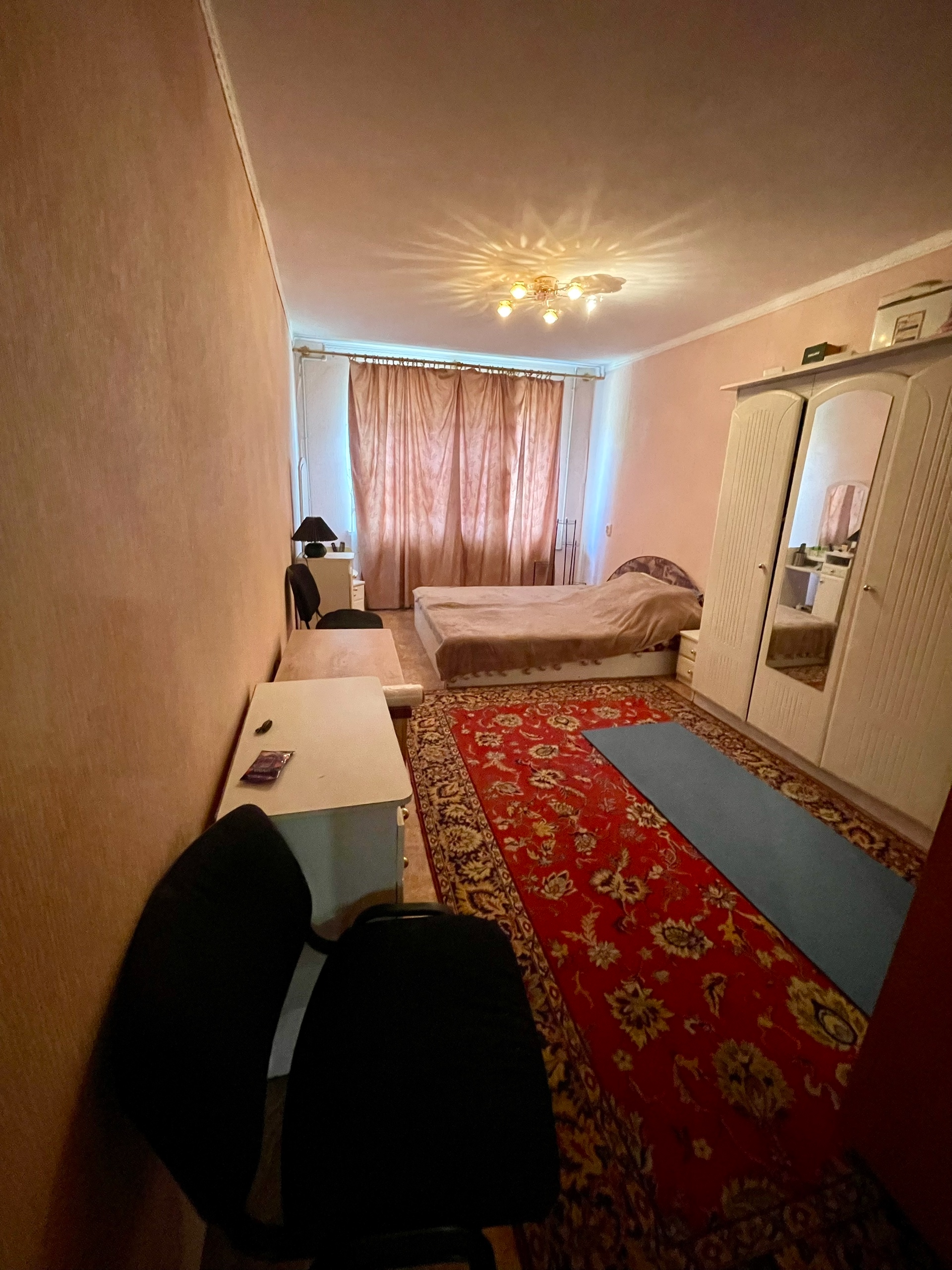 !! !! Продается 2к квартира с кухней-студией на кв. Волкова, Жовтневый р-н 📐 Площадь 48 кв.м, 2/5 этаж. 🌟Хорошее жилое состояние квартиры. 🛀 Санузел совмещенный, бойлер, кладовая со стиральной машиной. 🪟 Окна м/п, балкон. 🛋️ Мебель остается. 🌳 Уютный зеленый двор, много мест для авто. 🚶♀️B шaговой доступнocт...