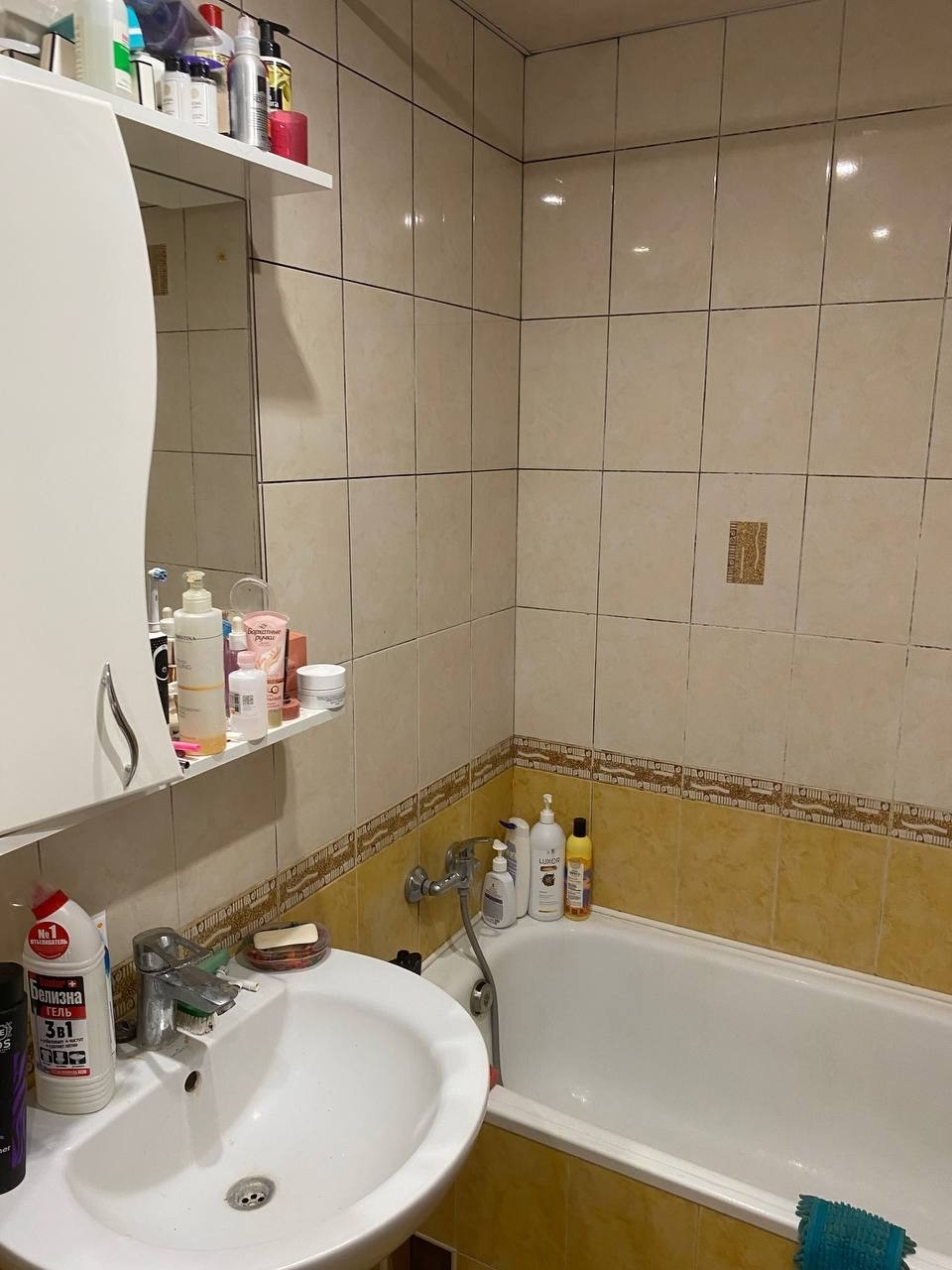 Продам 1 ком.квартиру 42 кв.м на кв.Заречный возле ресторана Ашот.4/12эт,вся мебель и техника остается. для продажи.Теплый пол в сан.узле.Рядом школа,дет.сад,супермаркеты остановка. Цена 4,1млн.руб .Тел.79591002241,79819597275 ...